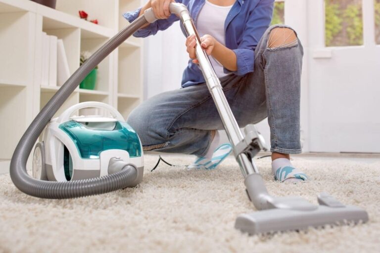 Preparing for a Carpet Cleaning Session: Tips and Tricks